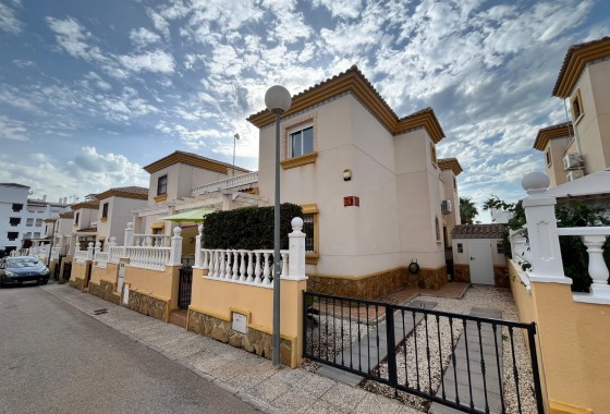Adosado - Segunda Mano - Villamartin - PAU 8