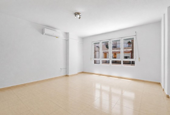 Apartamento - Segunda Mano - Torrevieja - Puerto Deportivo