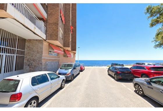 Apartment / Duplex - Segunda Mano - Torrevieja - Playa de los Naufragos