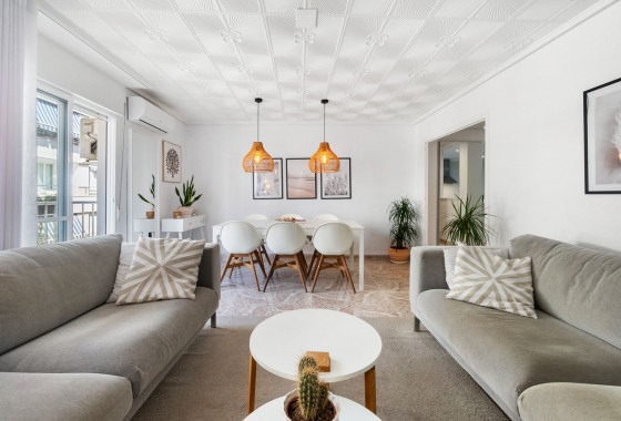 Apartment - Resale - Torrevieja - 123CO-50672