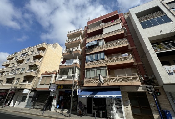 Apartment - Resale - Torrevieja - 123F-39996