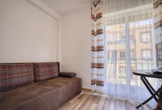 Apartment - Resale - Torrevieja - Eliseos playa