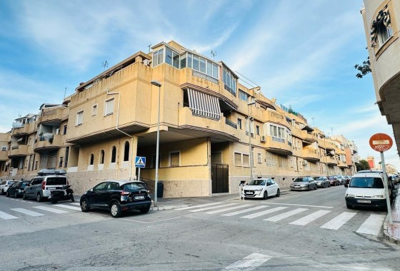 Apartment - Resale - Torrevieja - Playa de los locos