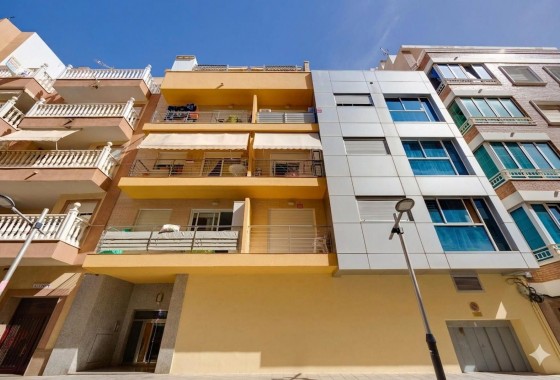 Apartment - Resale - Torrevieja - Playa del Acequión