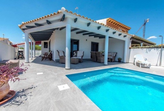 Chalet - Resale - Orihuela Costa - Punta Prima