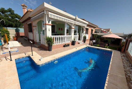 Chalet - Segunda Mano - Los Montesinos - La herrada