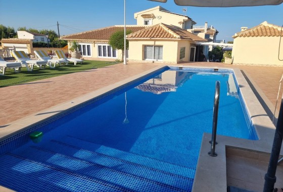 Chalet - Segunda Mano - Orihuela Costa - 123R-44272