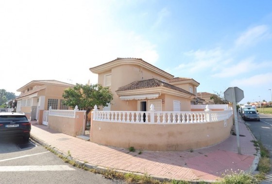 Chalet - Segunda Mano - Torrevieja - Los Balcones - Los Altos del Edén