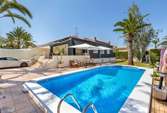 Chalet - Segunda Mano - Torrevieja - Rocio Del Mar