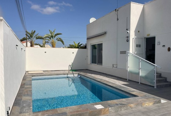 Chalet - Segunda Mano - Torrevieja - San Luis