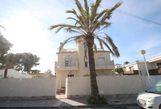 Detached Villa - Resale - Orihuela Costa - 123Y-17534