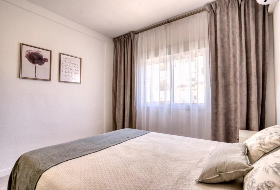 Detached Villa - Resale - Torrevieja - 123R-36762
