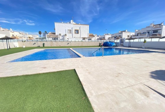 Detached Villa - Resale - Torrevieja - 123R-51582