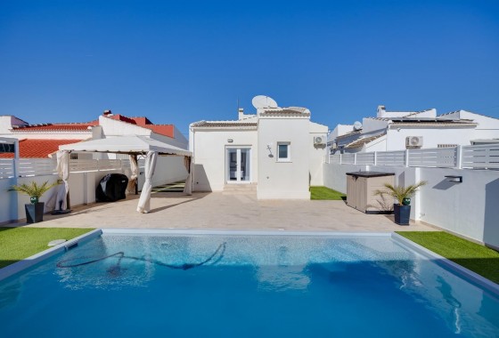 Detached Villa - Resale - Torrevieja - 123R-71577