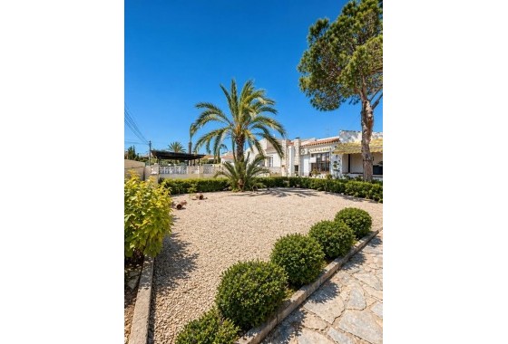 Detached Villa - Resale - Torrevieja - Aguas nuevas 1