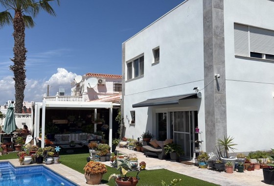 Detached Villa - Resale - Torrevieja - La Siesta - El Salado -  Torreta