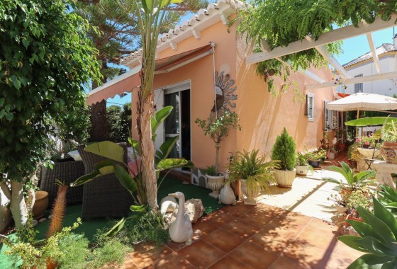 Detached Villa - Resale - Torrevieja - Los altos