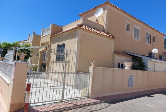 Detached Villa - Resale - Torrevieja - Torretas