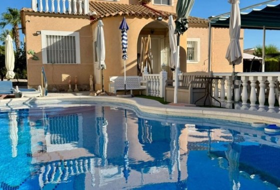 Detached Villa - Resale - Torrevieja - Torrevieja