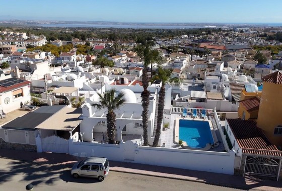 Detached Villa - Resale - Villamartin - Costa Blanca