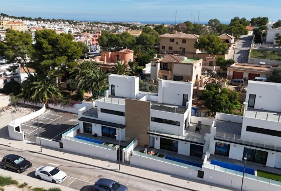 Detached Villa - Resale - Villamartin - Costa Blanca