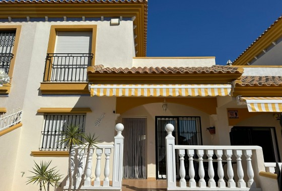 House - Townhouse - Revente - Villamartin - PAU 8