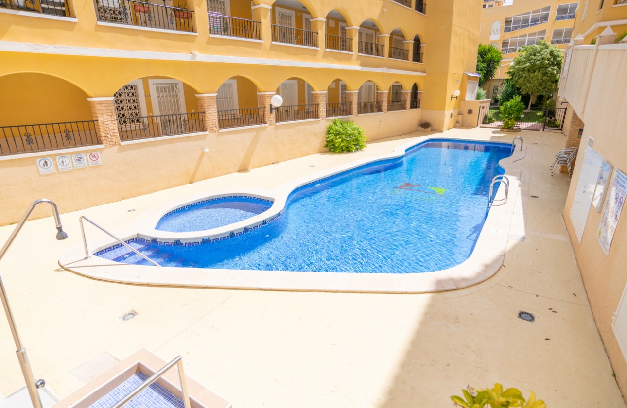 Resale - Apartment - Algorfa