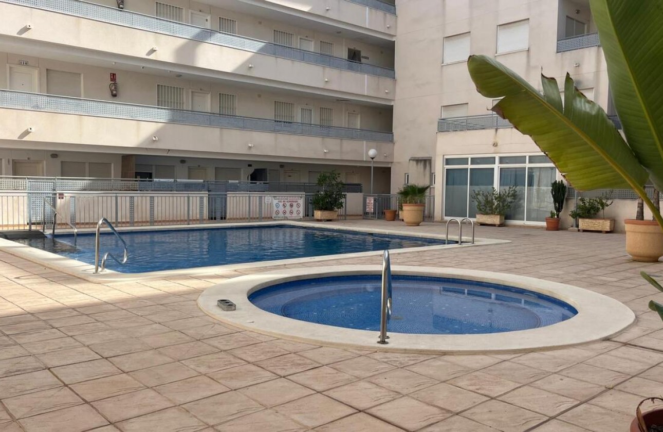 Resale - Apartment - Almoradí