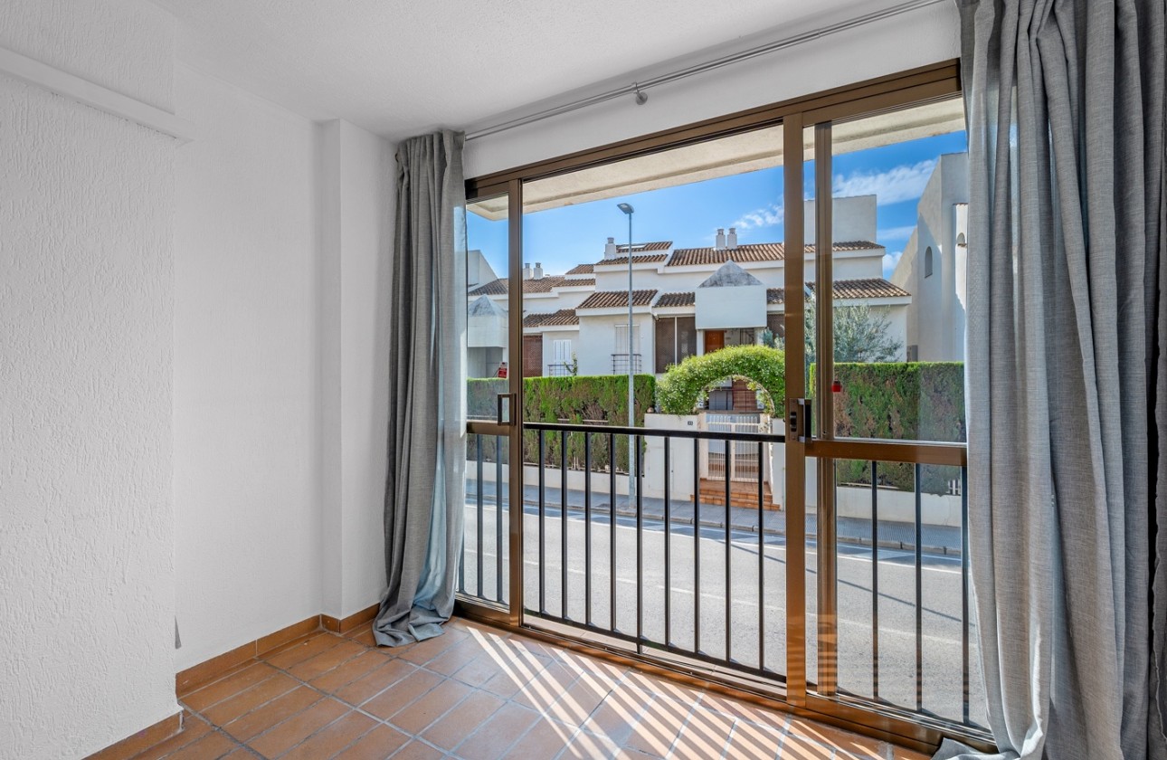 Resale - Apartment - Altea