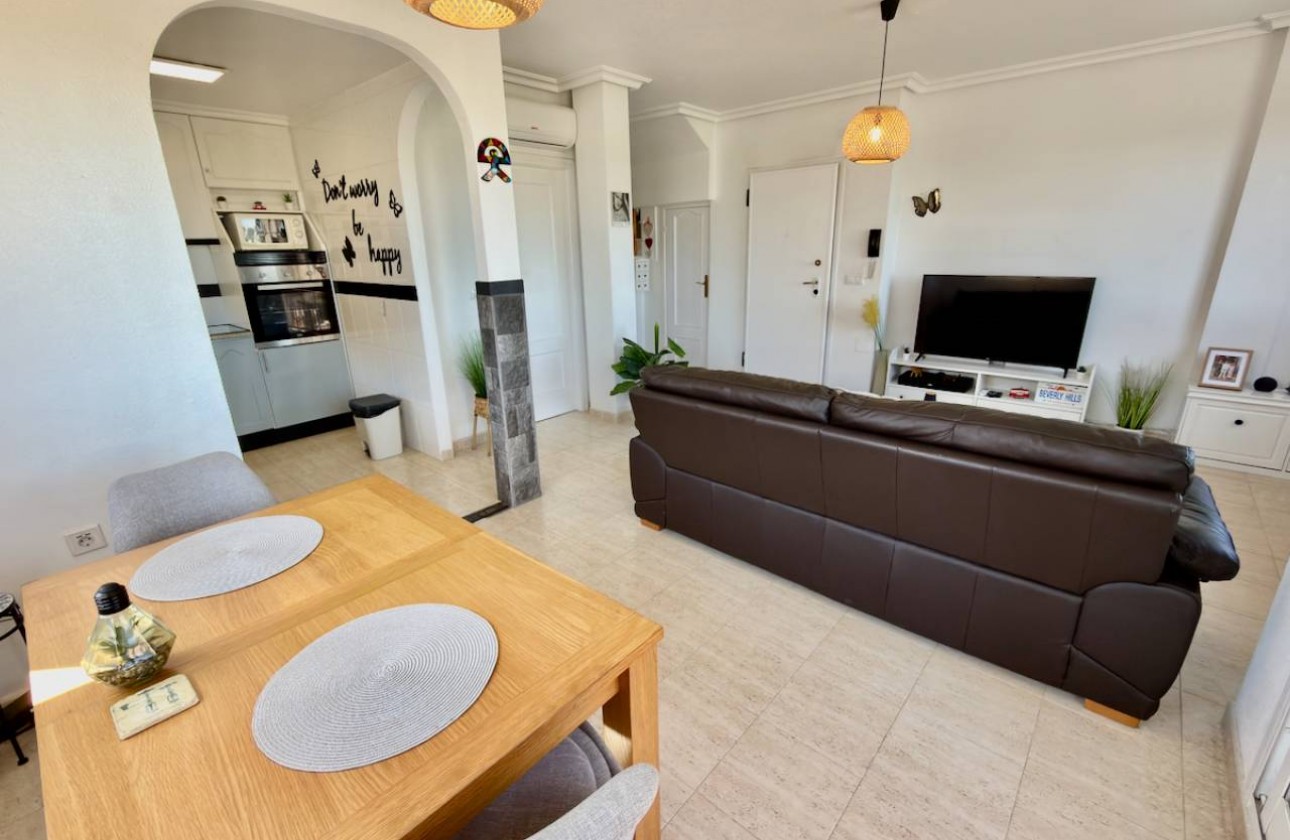 Resale - Apartment - Daya Nueva