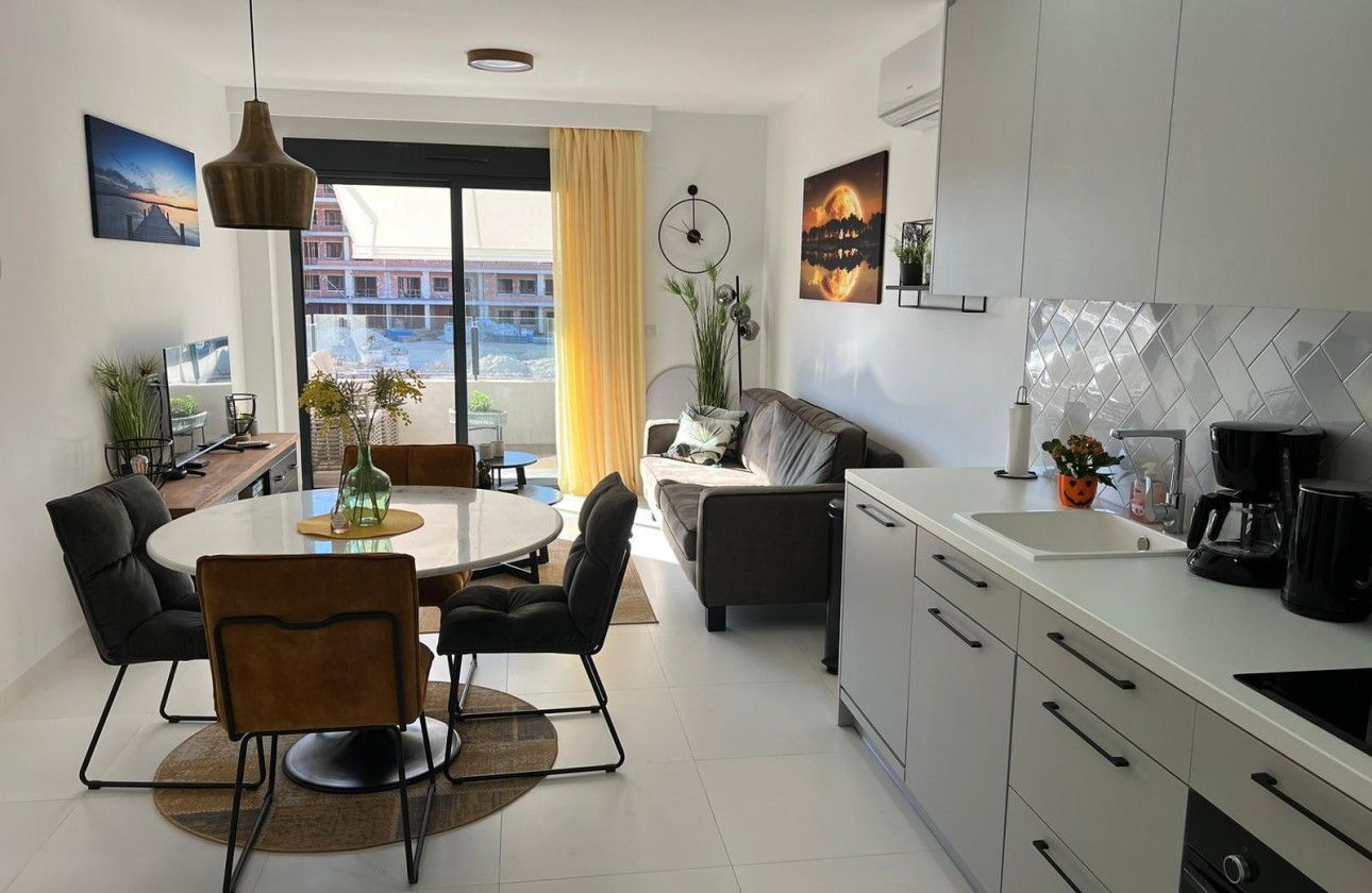 Resale - Apartment / flat - San Miguel de Salinas