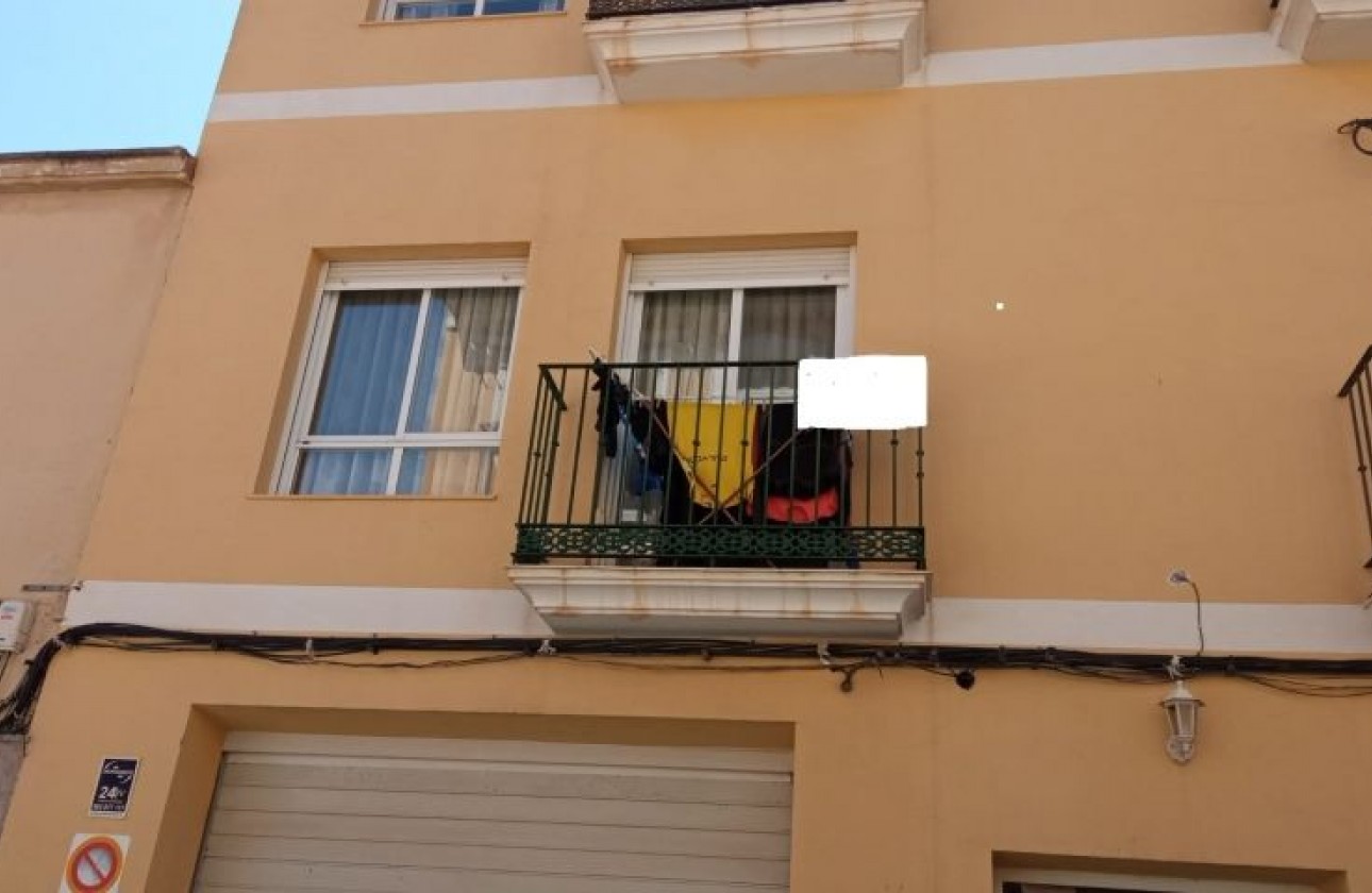 Resale - Apartment - Hondón de las Nieves