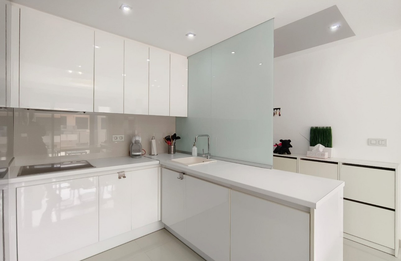 Resale - Apartment - Mil Palmeras