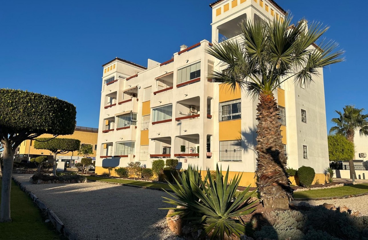 Resale - Apartment - Orihuela Costa - Campoamor Golf