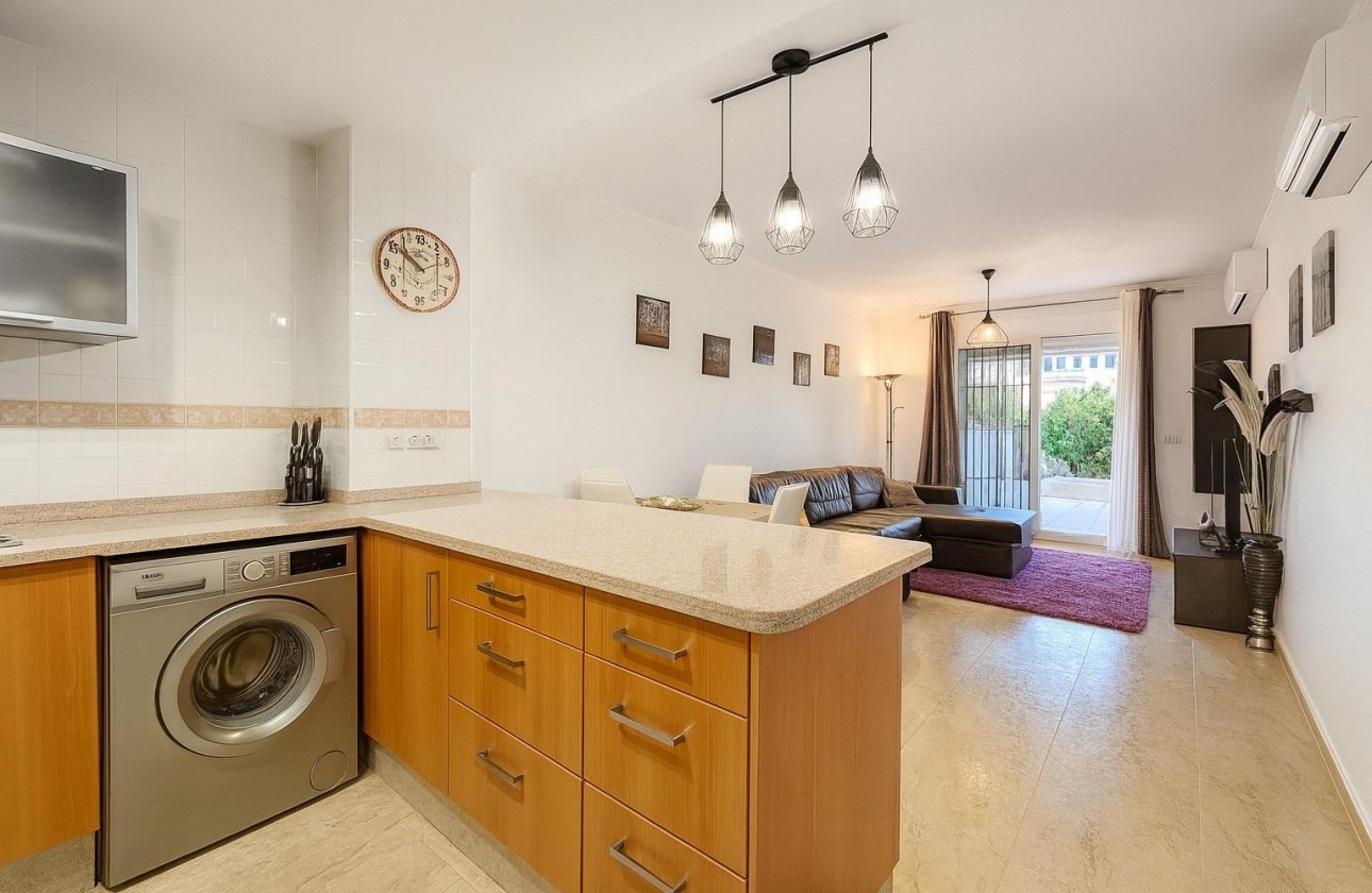 Resale - Apartment - Orihuela Costa - Campoamor