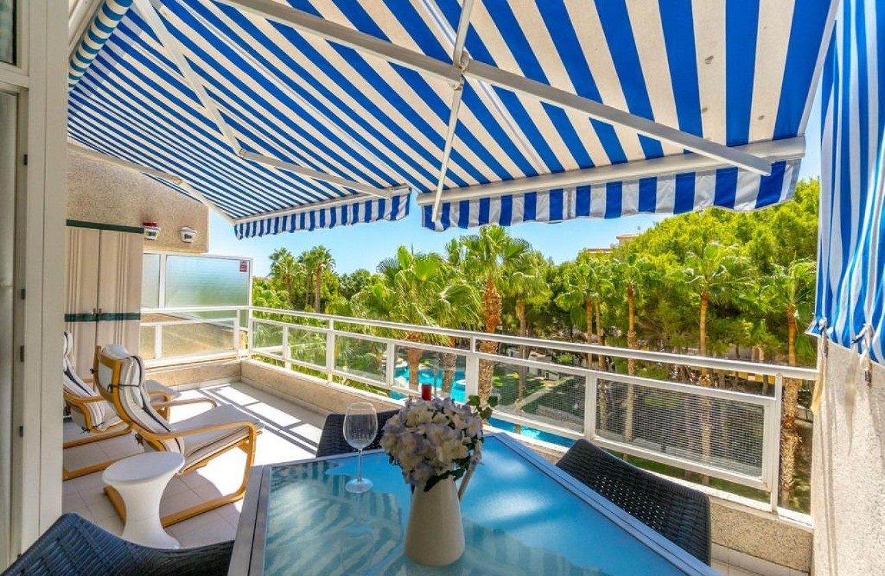 Resale - Apartment - Orihuela Costa - Campoamor