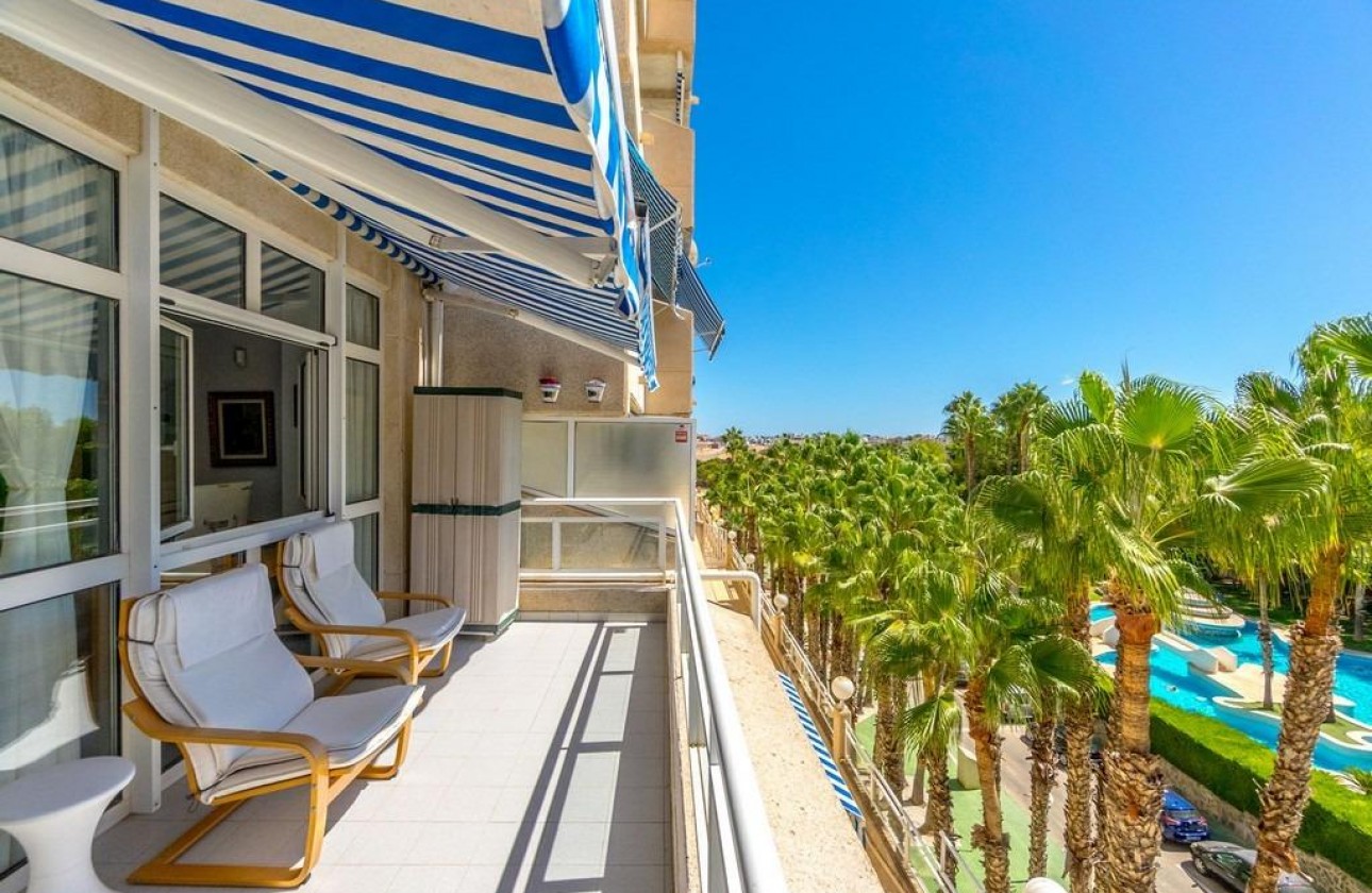 Resale - Apartment - Orihuela Costa - Campoamor
