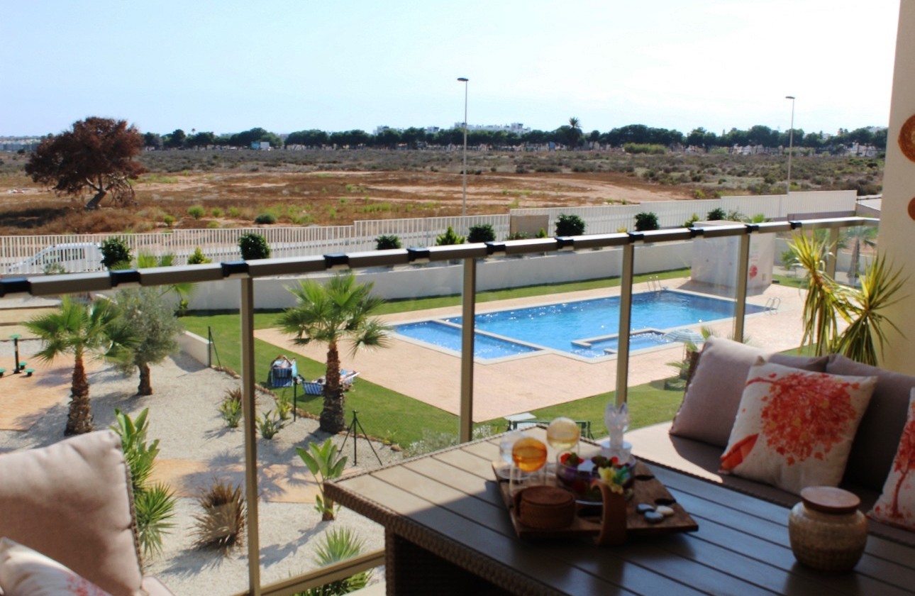 Resale - Apartment - Orihuela Costa - Los Dolses