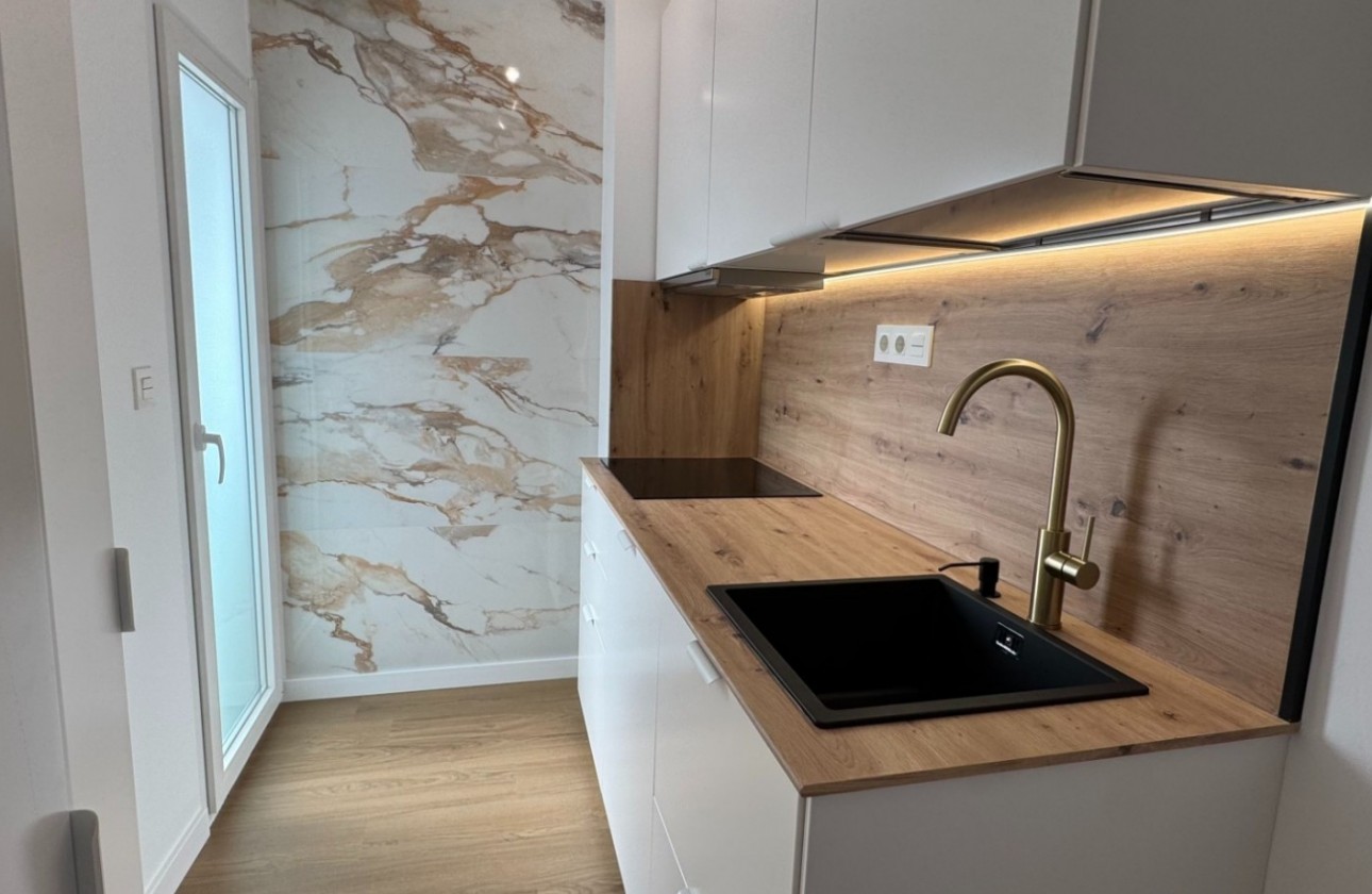 Resale - Apartment - Orihuela Costa - Punta Prima