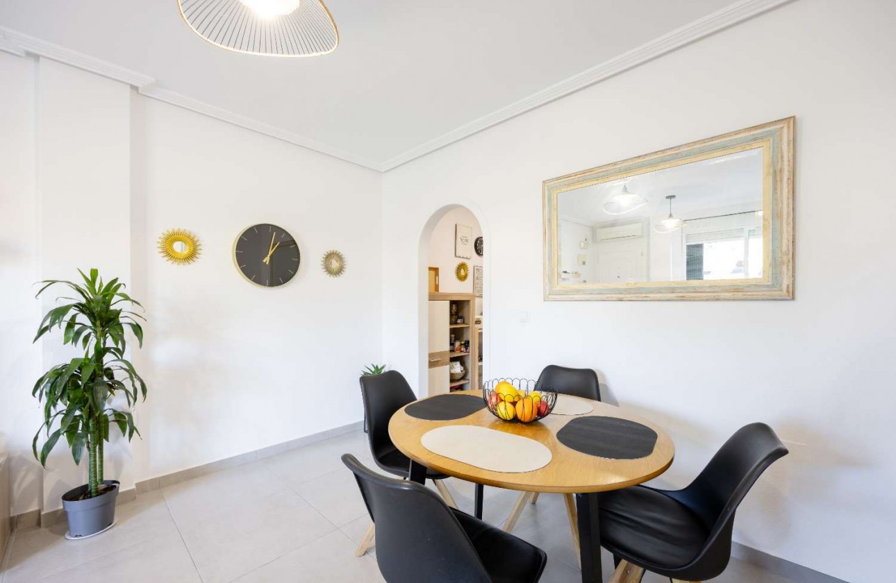 Resale - Apartment - Orihuela Costa - Villamartín-Las Filipinas