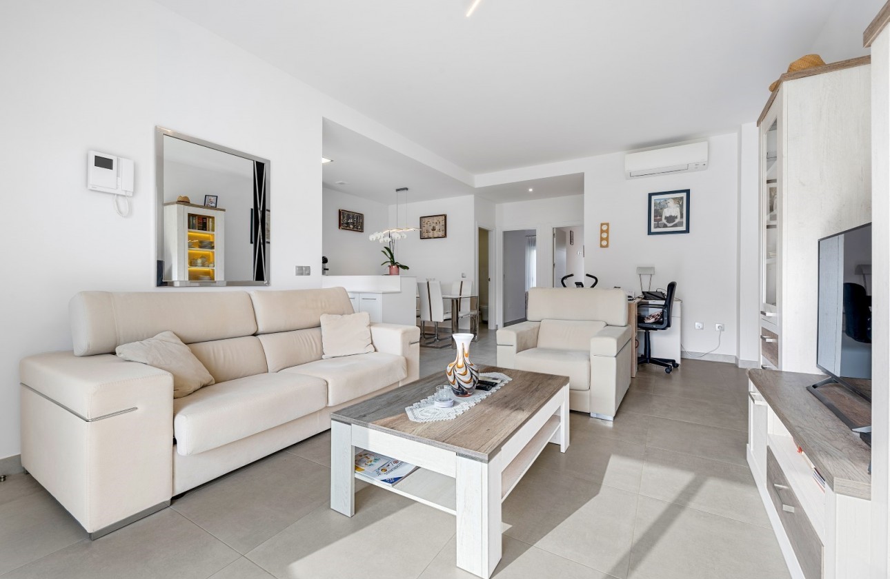 Resale - Apartment - Orihuela Costa - Villamartín