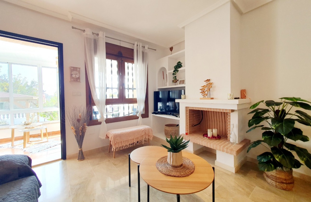 Resale - Apartment - Orihuela Costa - Villamartín