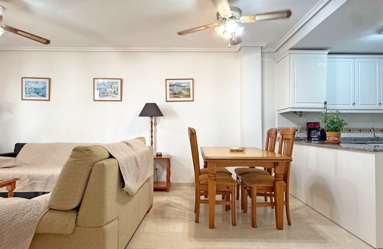 Resale - Apartment - Orihuela Costa - Villamartín