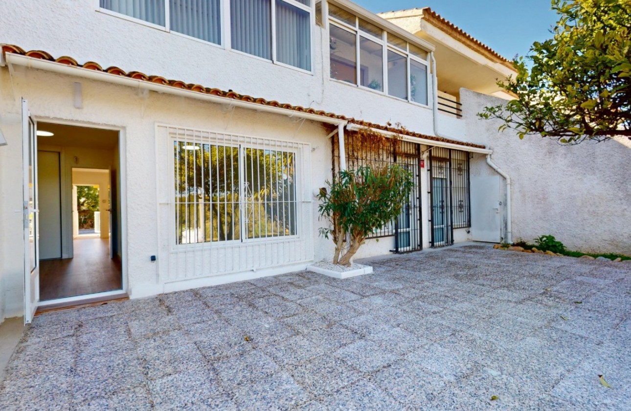 Resale - Apartment - Orihuela Costa - Villamartín