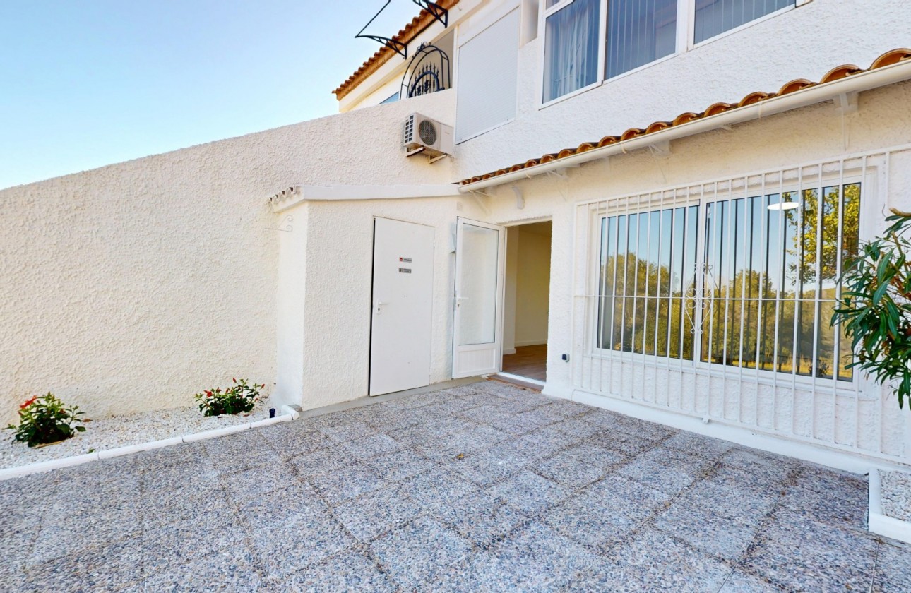 Resale - Apartment - Orihuela Costa - Villamartín
