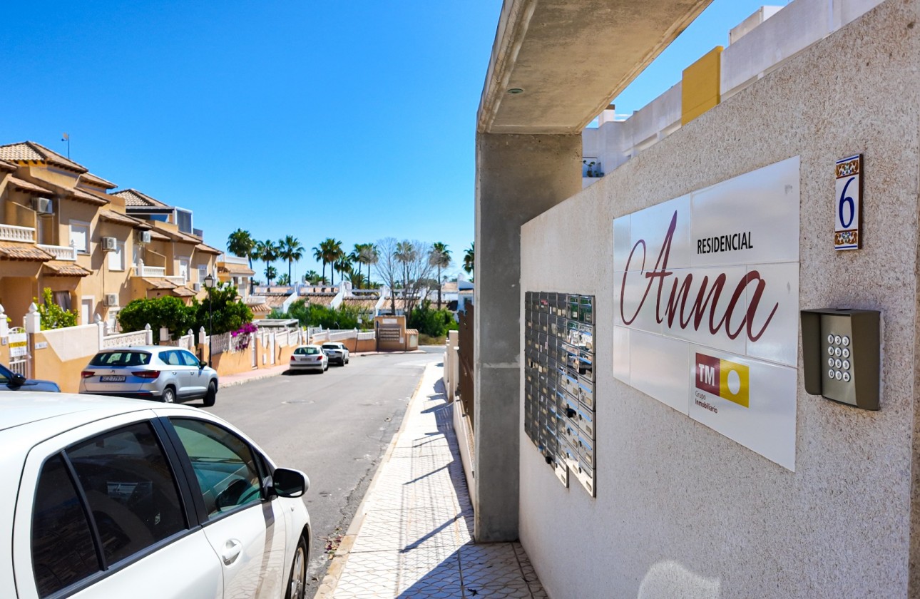 Resale - Apartment - Orihuela Costa - Villamartín