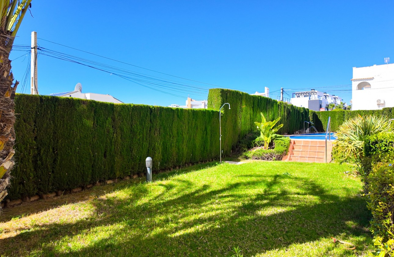 Resale - Apartment - Orihuela Costa - Villamartín