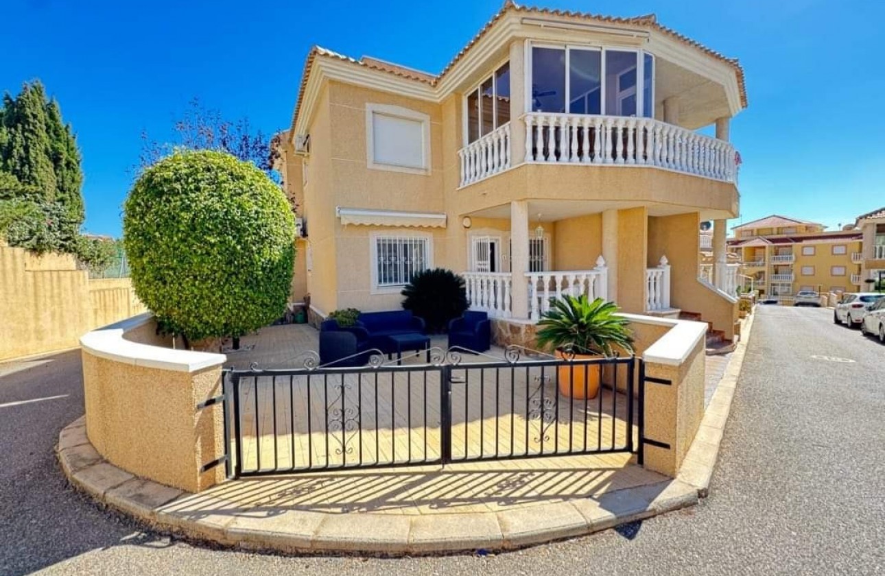 Resale - Apartment - Orihuela Costa - Villamartín
