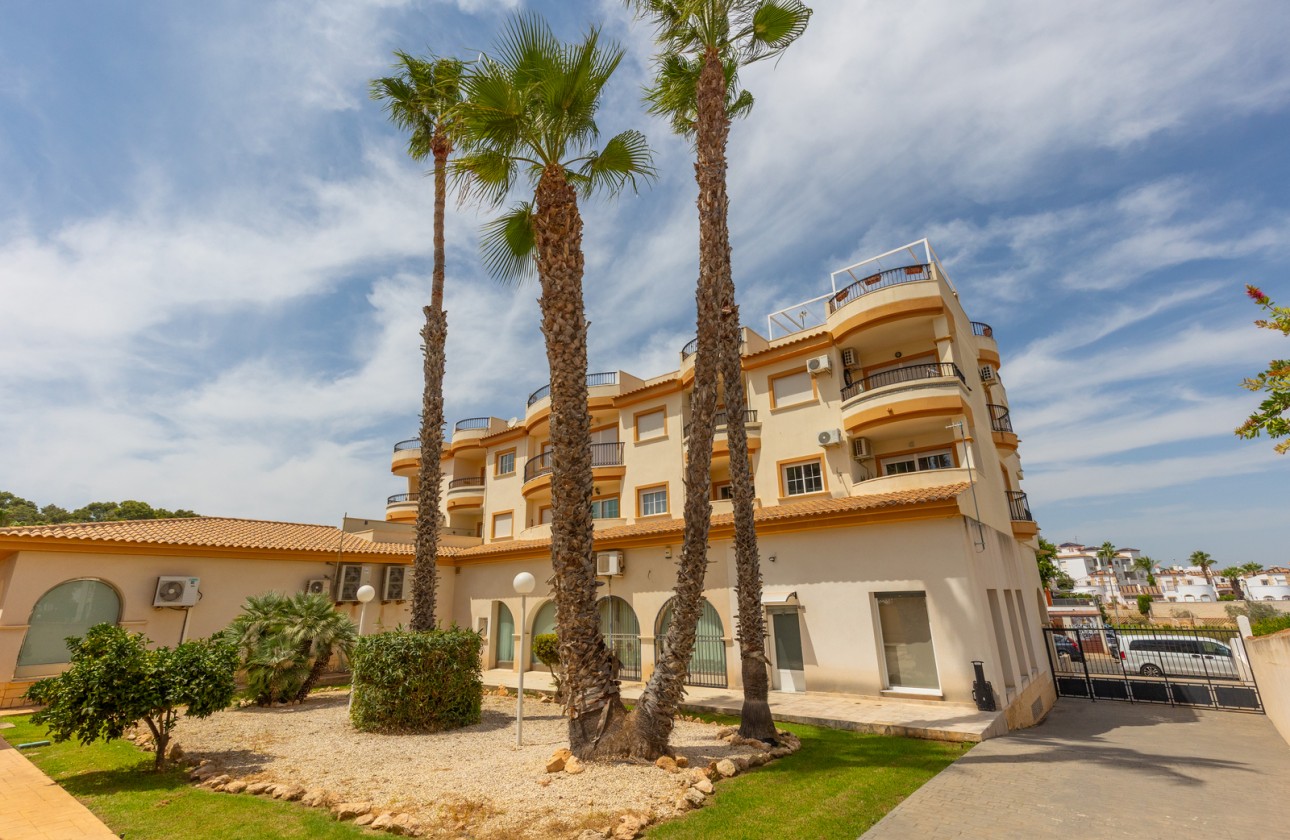 Resale - Apartment - Orihuela Costa - Villamartin