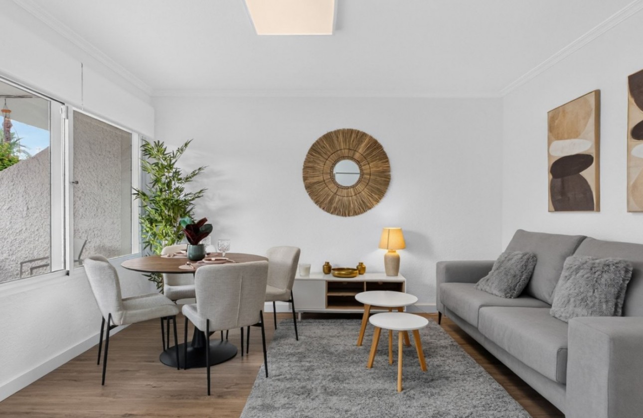 Resale - Apartment - Orihuela Costa - Villamartín